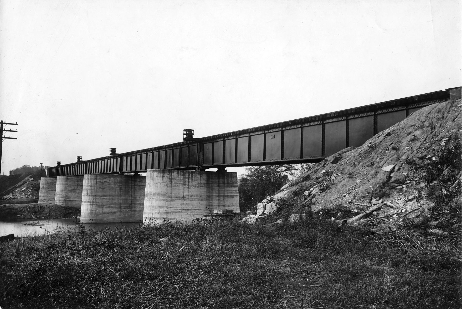 Illinois Central bridge 1919.jpg